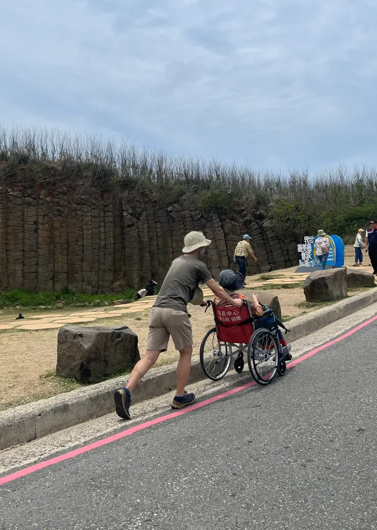 加足馬力向上推，觀賞大菓葉玄武岩