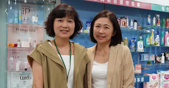 （左至右）花王（台灣）消費品事業部門劉秀品副總經理、dX Cubic I 本部長黃奕婷 Tina 副總經理