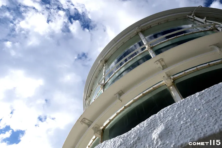 藍天下的百年燈塔