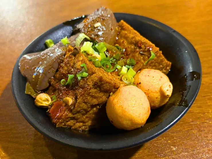 不用糾結,一次收服鴨血、豆腐、魚蛋,這就是內行人的終極選擇。