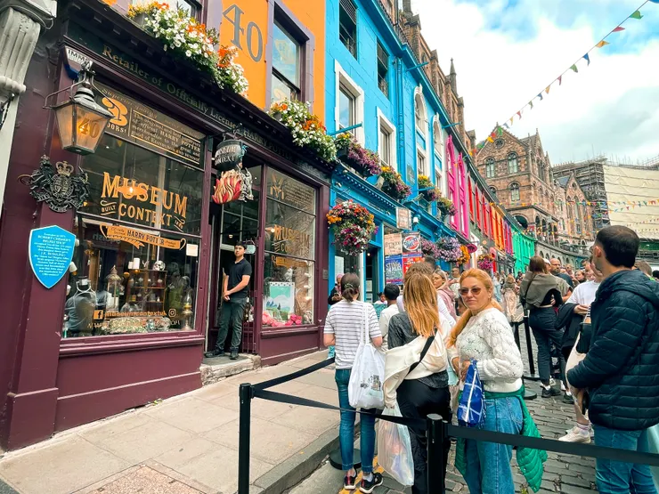 Victoria Street shot by Emma@Edinburgh,Scotland .08/2024.