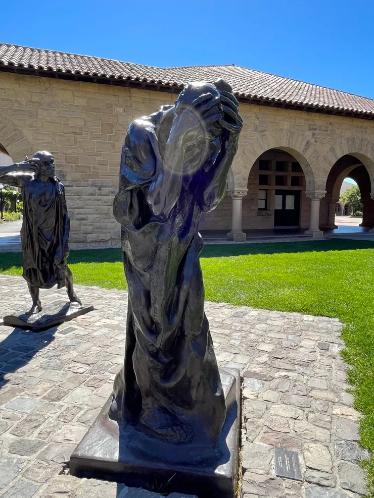 有名的雕像，像極了隔天要上班的我 (哈哈)