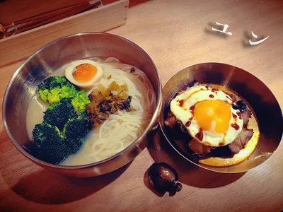 高雄美麗島內漩渦米線