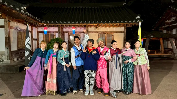 超人氣《綜藝玩很大》迎來成軍11週年的輝煌時刻。左起本集亮點祭出「美女牌」邀請到校園女神李懿、草莓、莊錠欣、柯有倫、吳宗憲、KID、Amanda、梓梓、陳華。（綜藝玩很大）