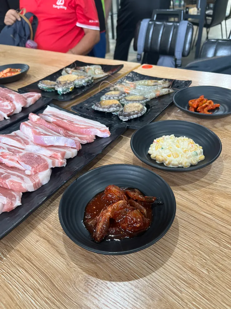 濟州島不管吃什麼，一定有泡菜當小菜