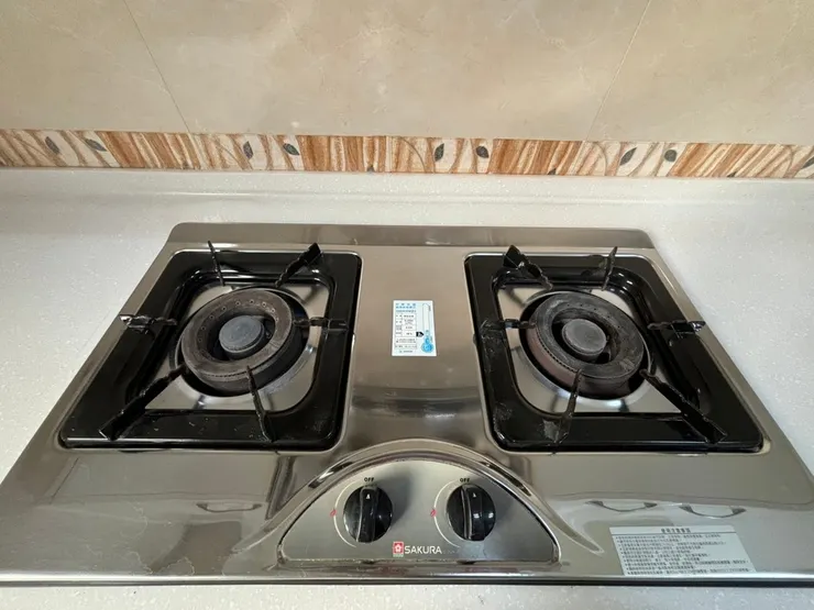 高雄裝潢後細清公司推薦：三峰專業清潔服務，獲得客戶一致好評，