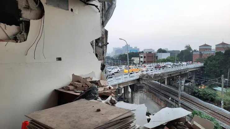 台南鐵路東移，部份民房被強拆