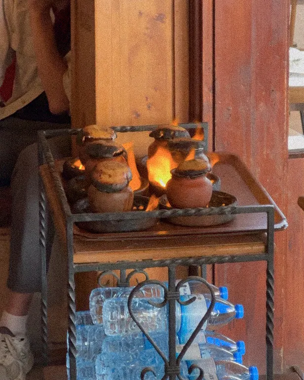 土窯料理加熱中