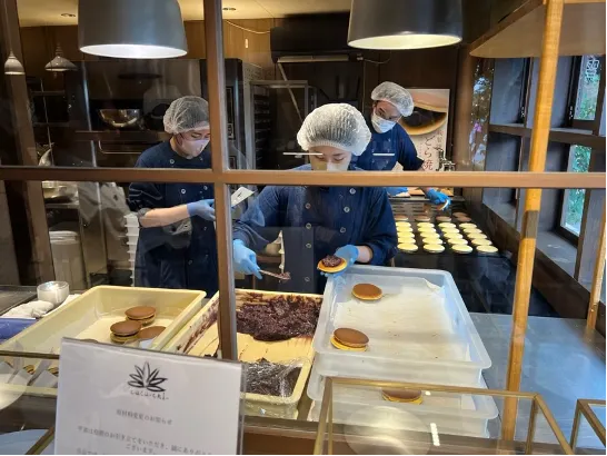 這個看似很好吃，不過很飽吃不下。