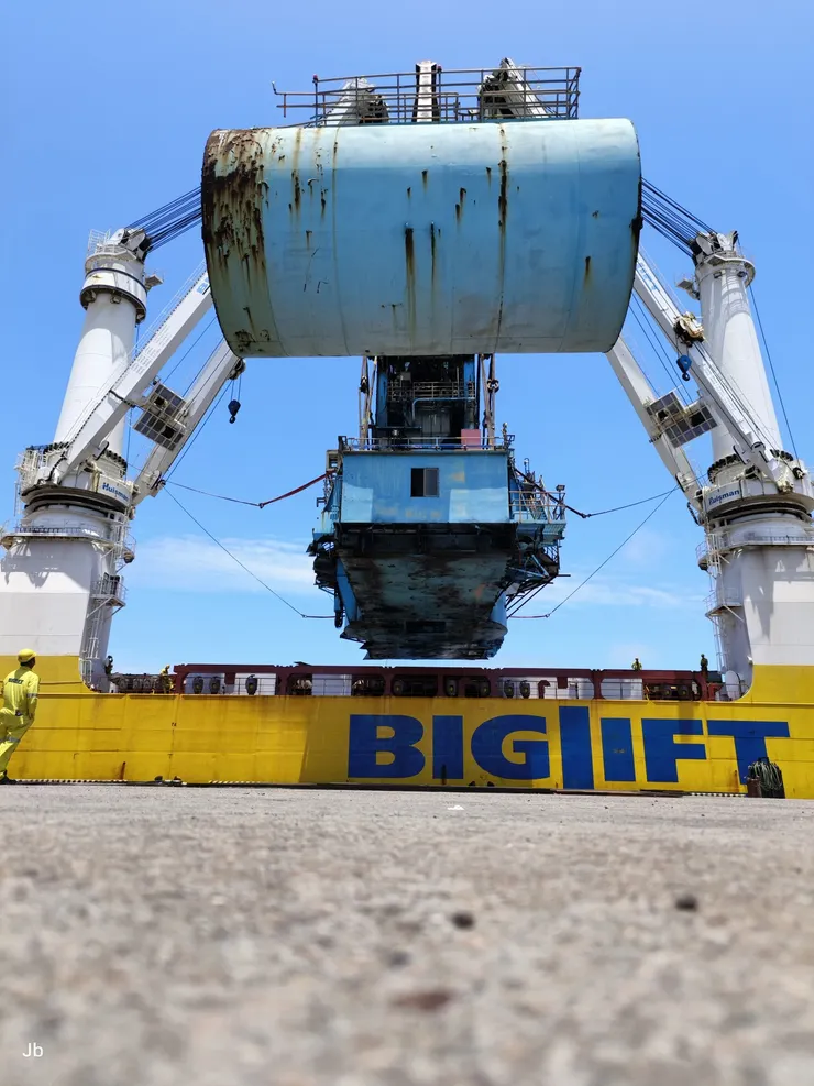 【卸煤機已懸空】