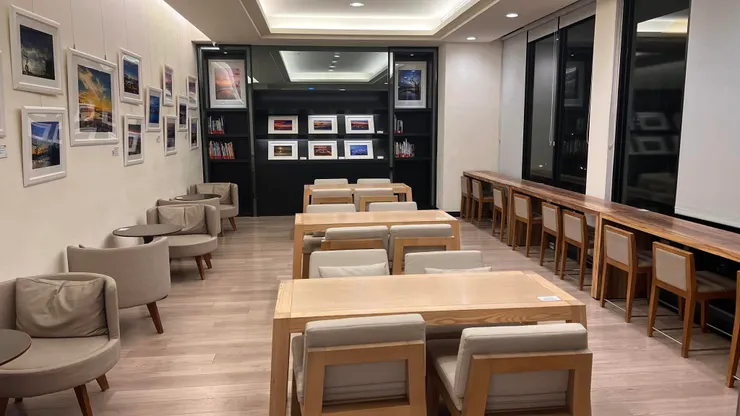 飯店頂樓閱覽室