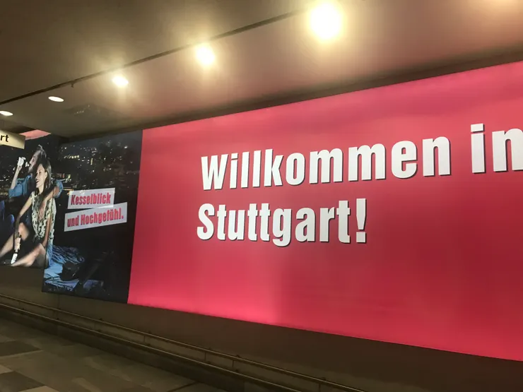 而且我居然看得懂德文！Willkommen是德文課第一課，歡迎的意思🥺