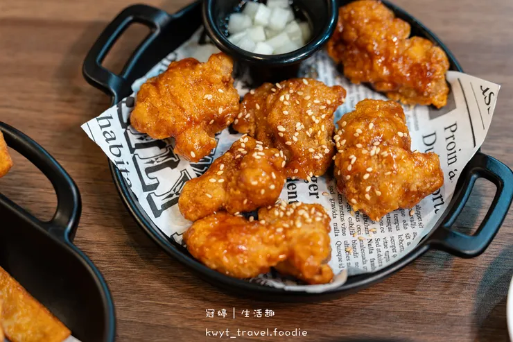 [安平平通路美食]庫霸豬肉湯飯，隱身平通路的道地馬鈴薯龍骨湯，道地韓式小菜無限量供應，安平午餐晚餐推薦，最新菜單