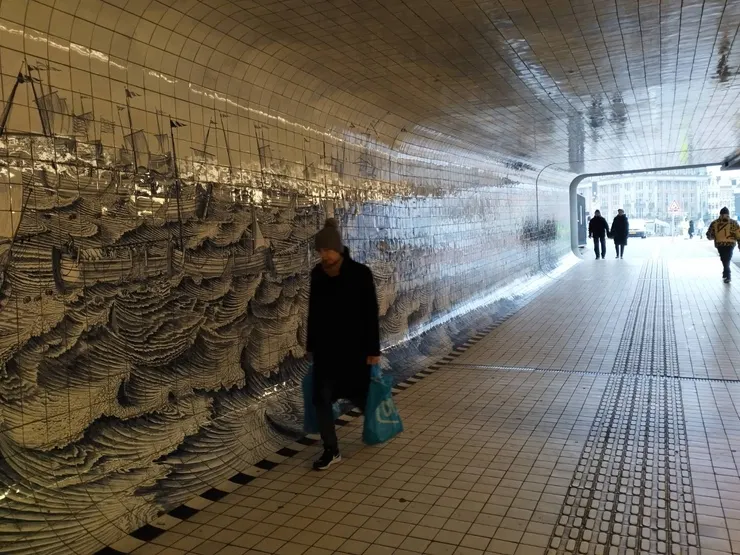 車站外隧道的壁畫 ，讓我想起台夫特青瓷。