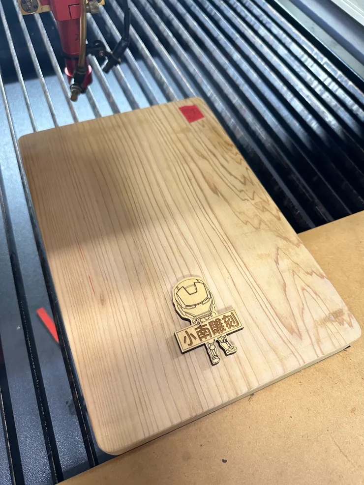 龍益行｜台南佛具店・金紙店・宗教百貨・神主牌雕刻・拜拜用品  專精 神主牌雕刻與祖先牌位製作，提供佛具、金紙、神桌、拜拜用品等完整祭祀用品。 服務包含：擇日安神位、安祖先、神桌安裝，並支援 外縣市宅配，讓您安心完成祭祀。