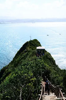 回頭望向中途涼亭