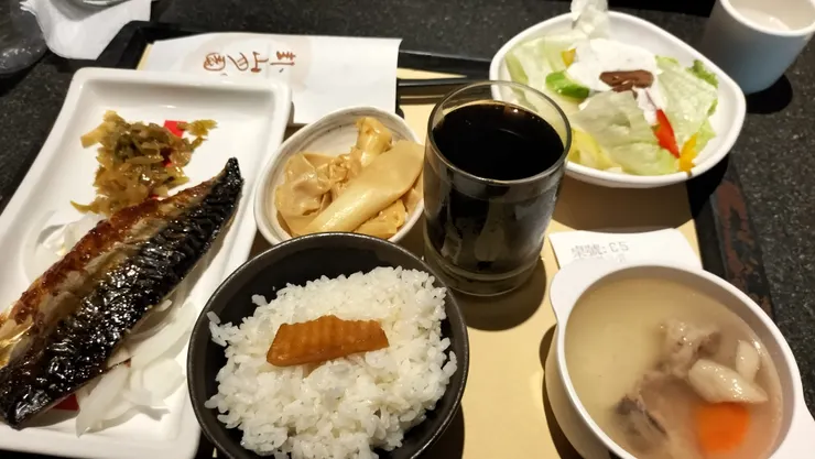 卦山月圓鯖魚餐