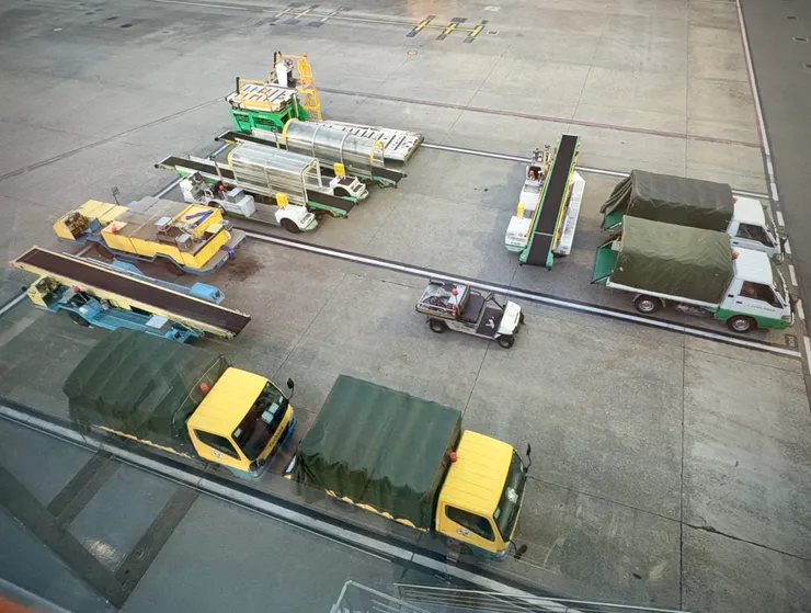 地面上不同功能的車輛