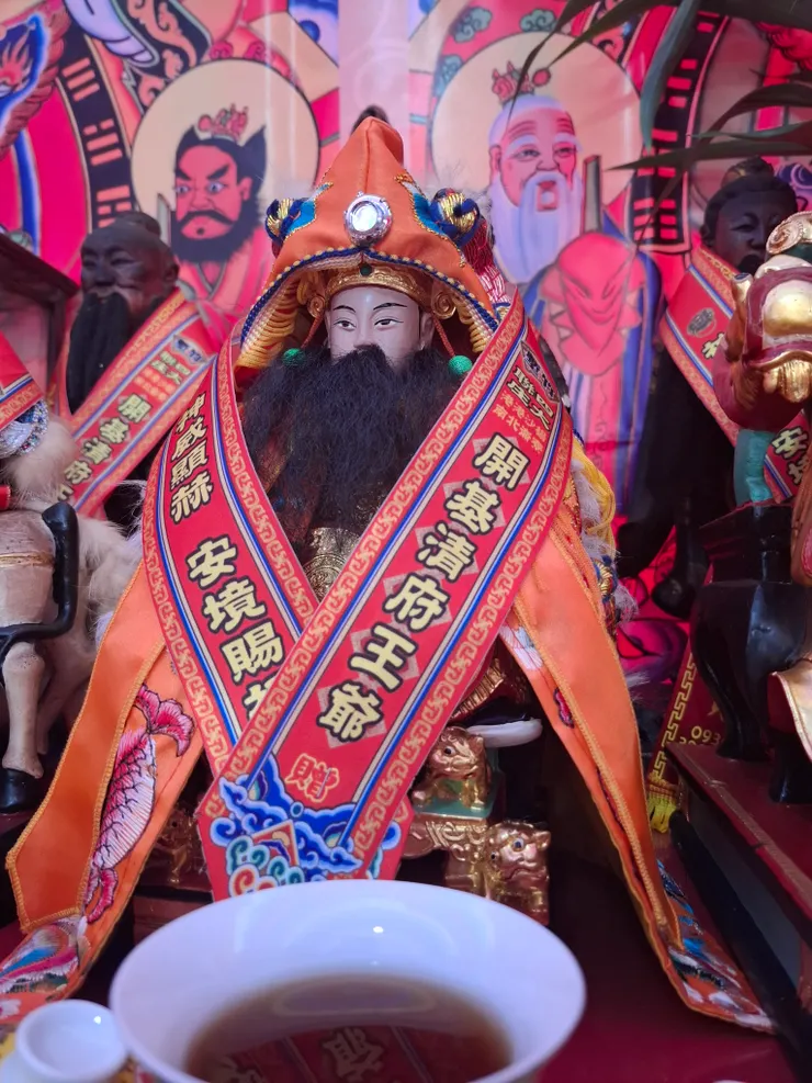 信眾供奉的李府王爺神尊