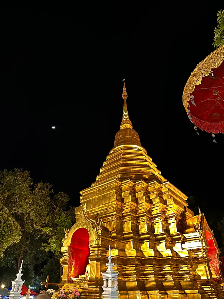 夜晚的寺廟,另種風格的美