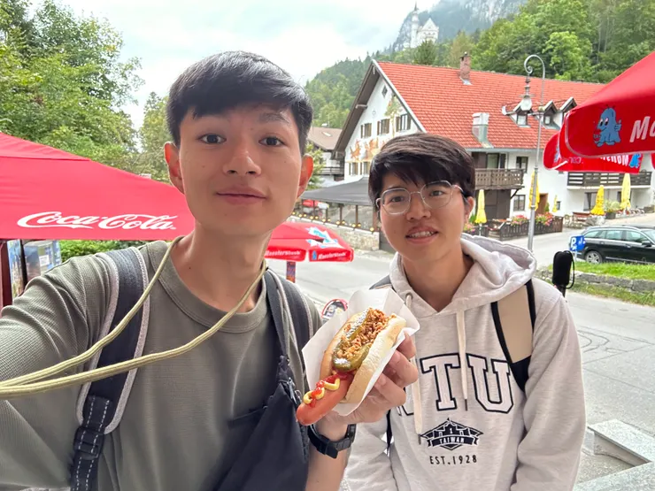 買到票後，愜意的早餐時光