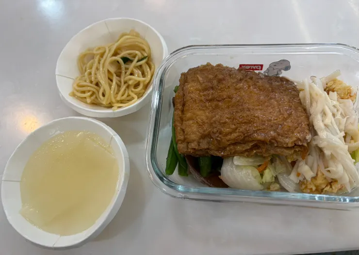 現在出門都會盡量帶環保餐盒，但這天沒帶夠🤣