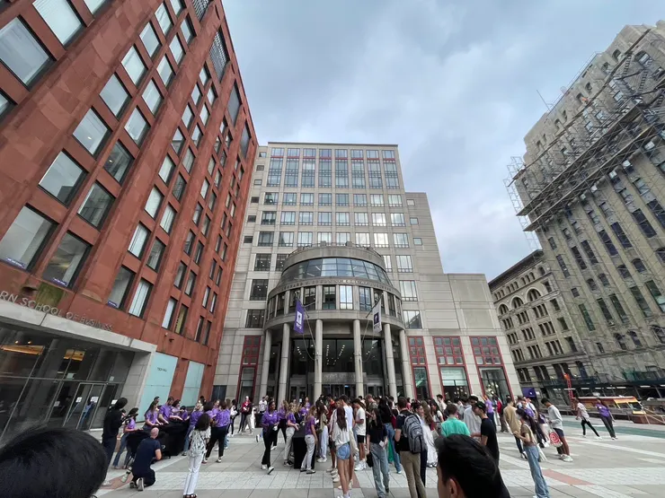 兒子在紐約就讀的商學院