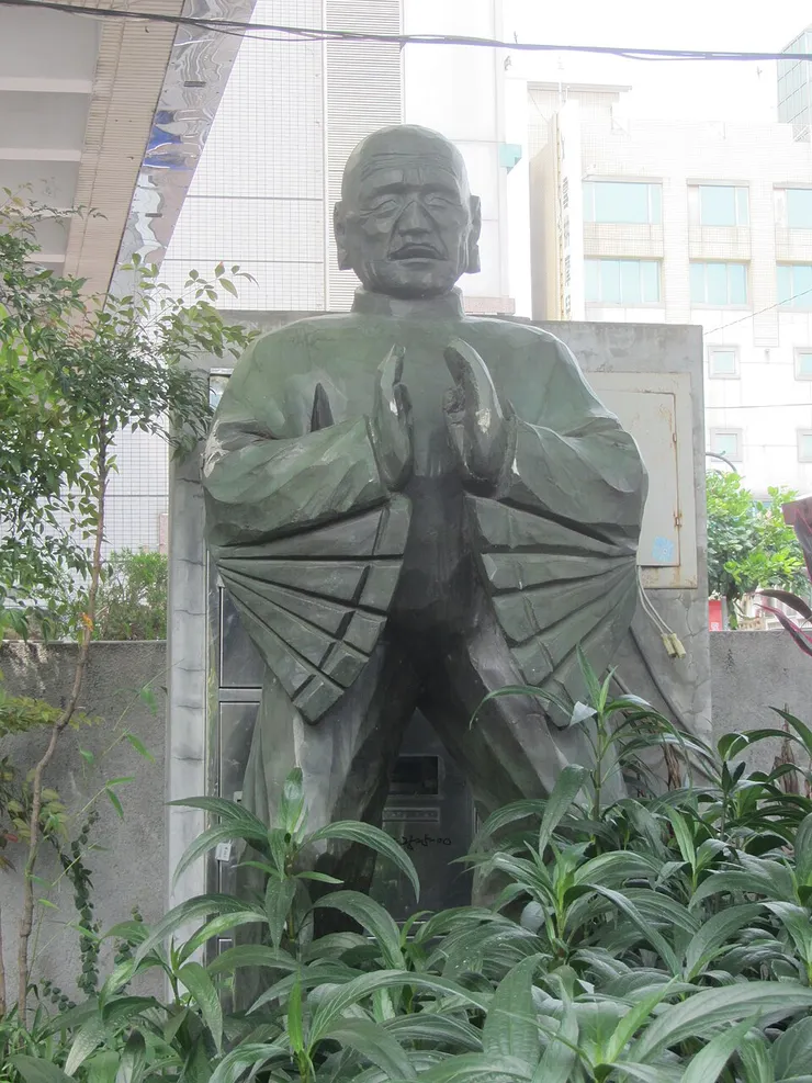 黃海岱雕像。由 SSR2000 - 自己的作品, CC BY-SA 3.0