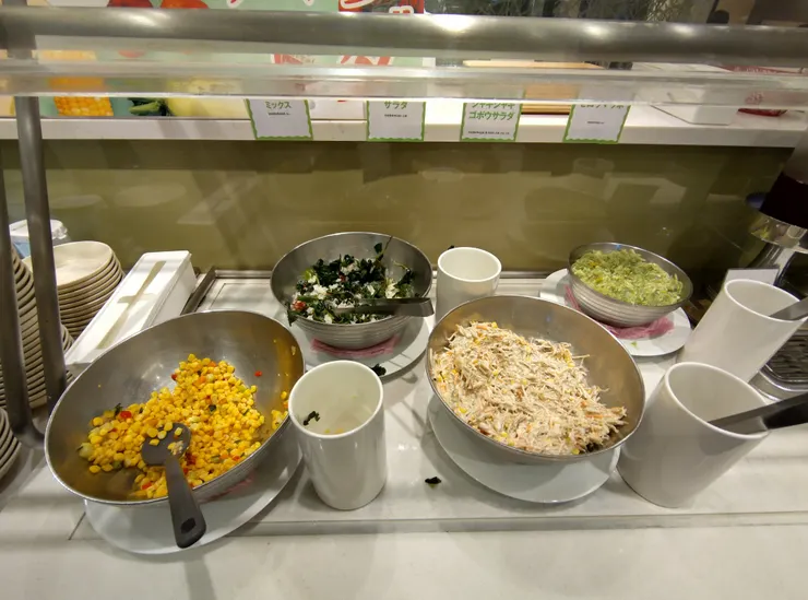 玉米粒+海藻沙拉+牛蒡沙拉