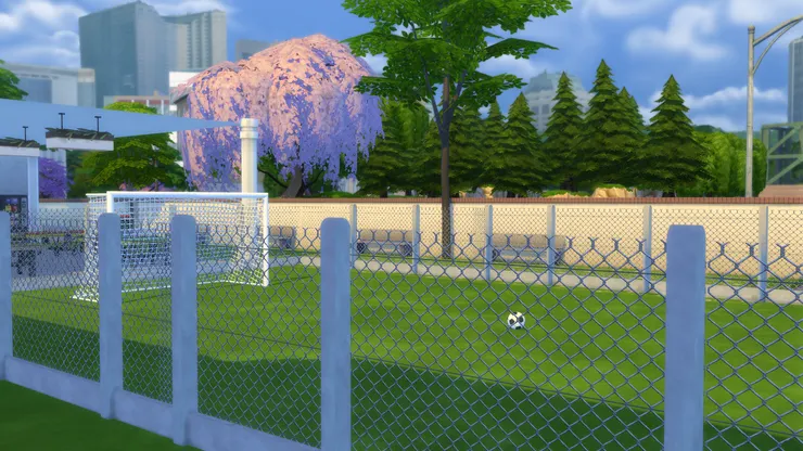 盡情射球吧，不用客氣！有鐵絲網保護不用怕打到場外的人，但場內的便很難說了...