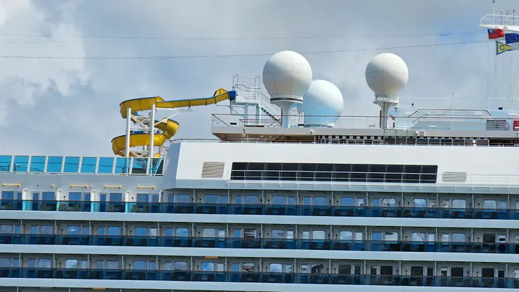 滑水道看起來好厲害!