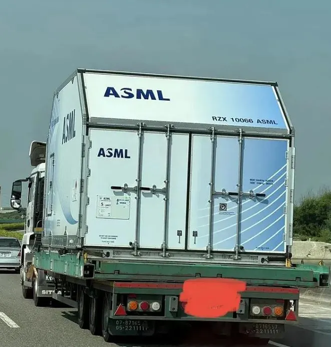 翻攝自臉書社團「路上觀察學院」