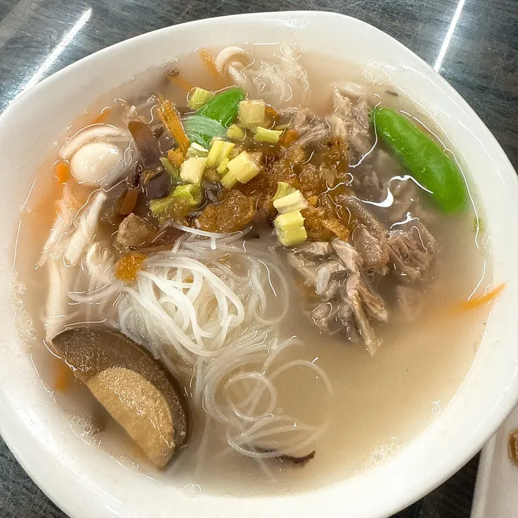 合鴨米灶腳 鴨肉米粉