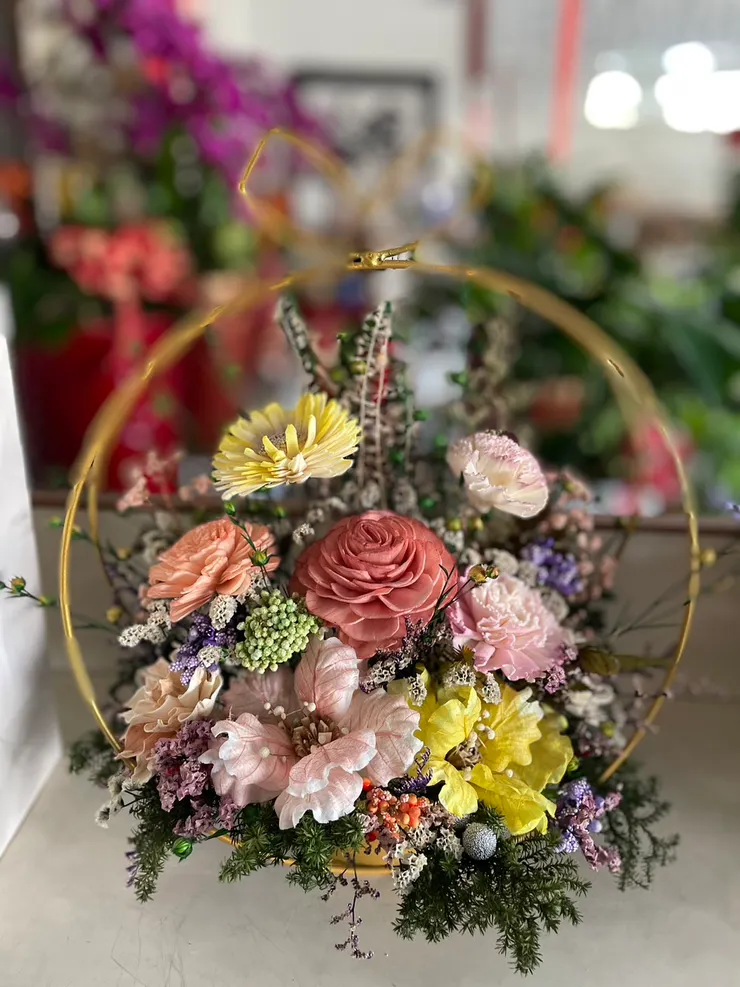 我已經與專業發展團隊的同事核實過，他們說下週將開始報名參加校長研討會。會議將在北京/深圳面對面舉行，並以普通話進行。