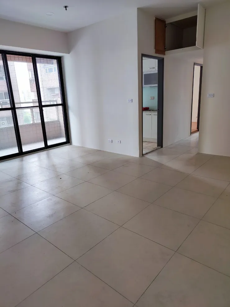 台中木地板推薦【佳翔木地板】木地板鋪設開箱│溫暖好踩超耐磨地