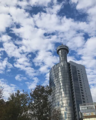 假日工作的小確幸就是有藍天白雲好天氣-台中李方艾美酒店