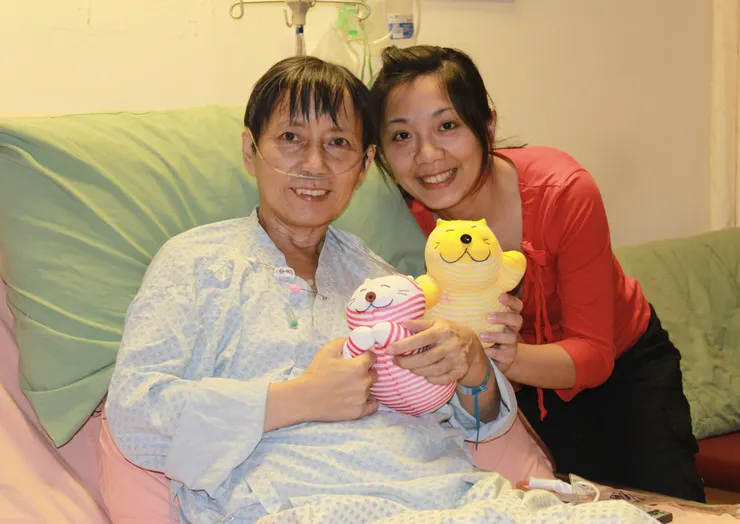與媽媽於和信治癌中心醫院合影- 藝術治療後訪談