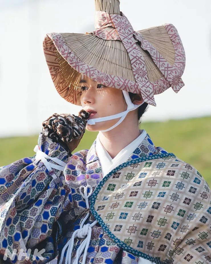 下意識咬了手套的家基