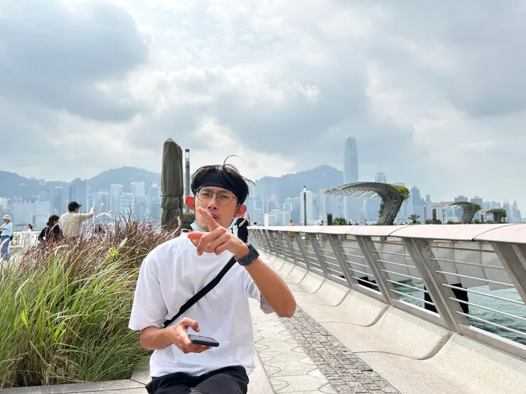 香港-維多利亞港||畫面右邊造型奇特的就是休息座椅