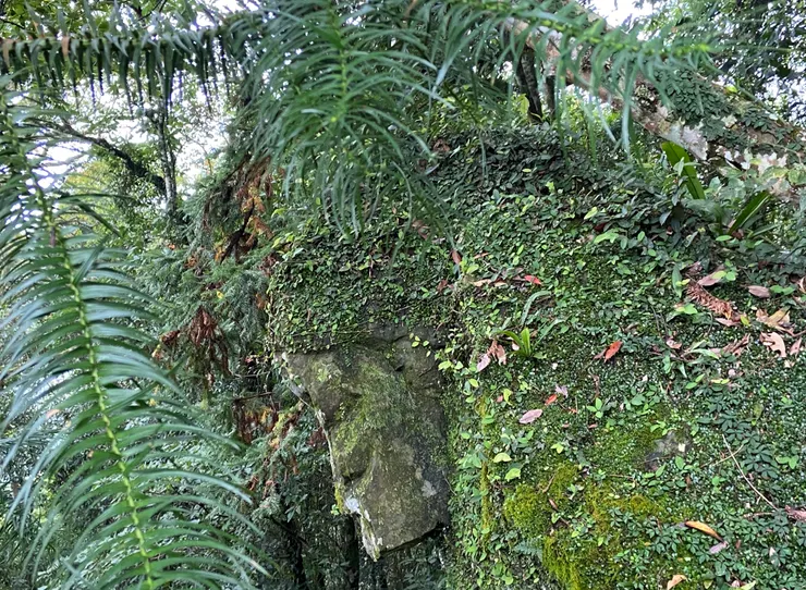 ▲ 石頭山步道的《少女石》