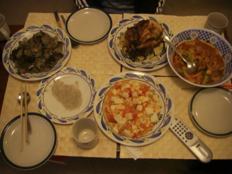 一人出一道菜的晚餐，我於2008年拍攝。