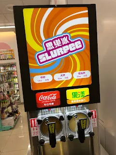 同樣的道理,祝福他人能夠被動收入年收百萬,也能讓自己在維持這樣的狀態,更加容易。月光認為,這樣的道理就是心想事成的運作方式。因為自己已經擁有這樣的狀態,所以可以持續的去給予出去。