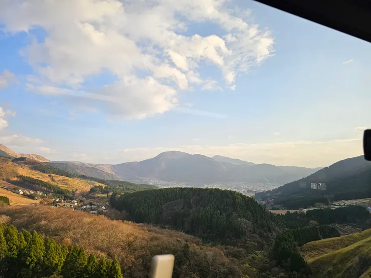 路途上看到了阿蘇山壯觀的景色