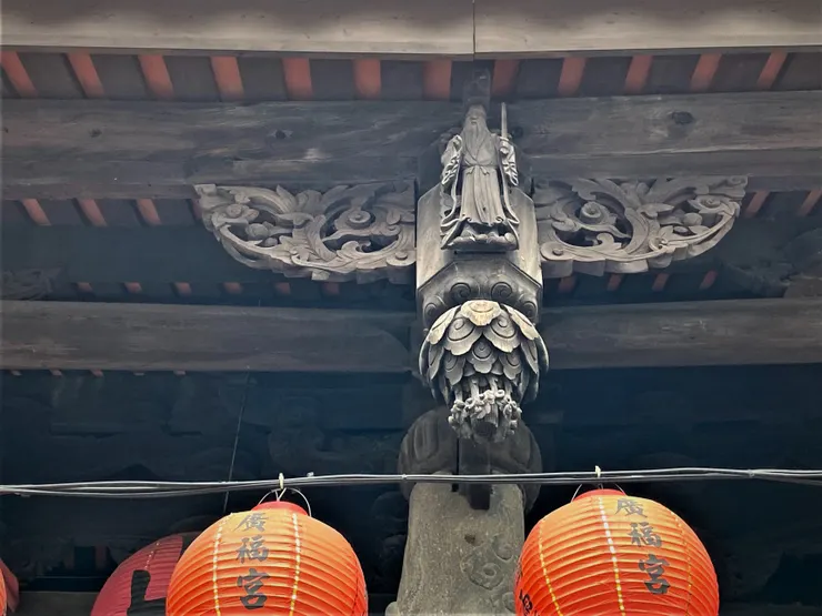 雀替、瓜筒、神仙做工細膩、未施色彩