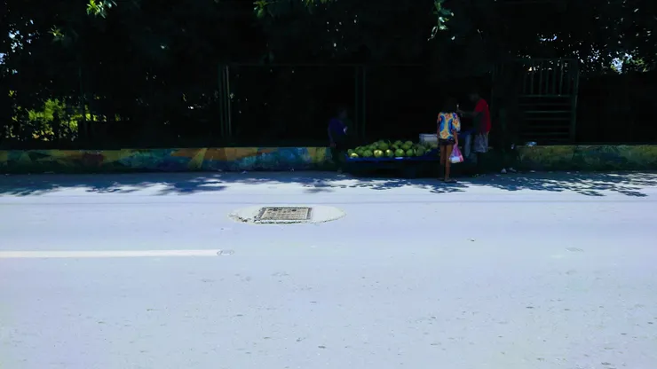 出校門的流動小攤Photo: Zora @ Mactan (Jul. 31, 2023)