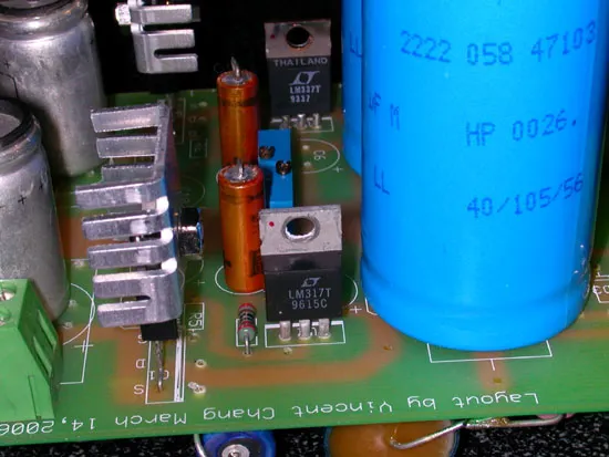 參考電壓使用 LT 的 LM317/LM337