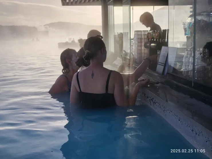 藍湖中的飲料吧