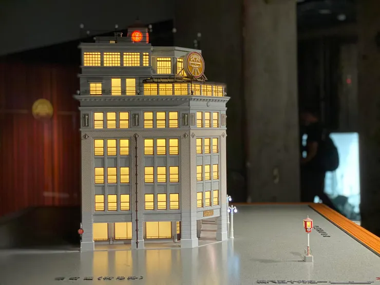 臨衡陽路側，有一個站牌，當年公車就停靠在菊元百貨店旁