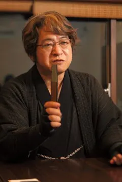 京極夏彥 圖片來源：博客來\ 本月大人物 / 京極夏彥：我什麼都不怕，會怕就不能寫怪談了嘛