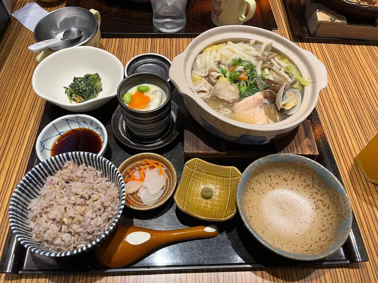 和風寄世養生鍋定食。